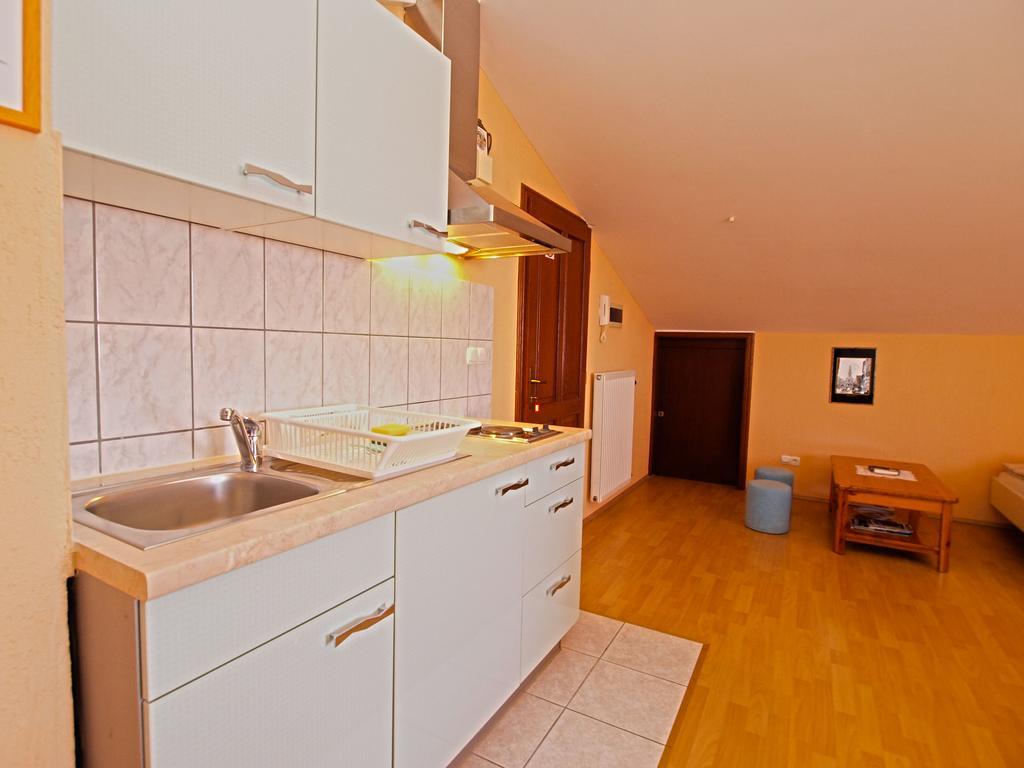 Apartments Denis 19 Fazana Exterior photo